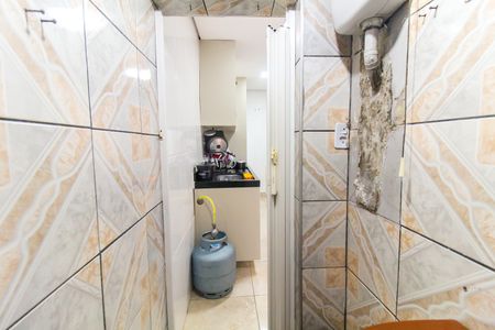 Casa à venda com 33m², 4 quartos e 1 vaga Casa à venda com 33m², 4 quartos e 1 vagaBanheiro 2