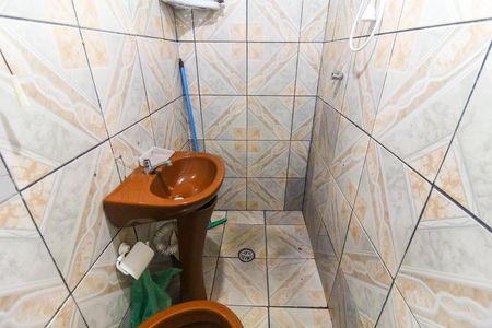 Casa à venda com 33m², 4 quartos e 1 vaga Casa à venda com 33m², 4 quartos e 1 vagaBanheiro 2