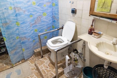 Casa para alugar com 120m², 2 quartos e sem vaga Casa para alugar com 120m², 2 quartos e sem vagaBanheiro Social