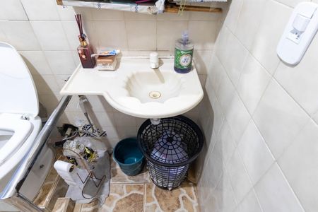 Casa para alugar com 120m², 2 quartos e sem vaga Casa para alugar com 120m², 2 quartos e sem vagaBanheiro Social