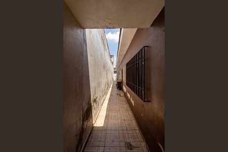 Casa à venda com 100m², 3 quartos e 2 vagas Casa à venda com 100m², 3 quartos e 2 vagasCorredor