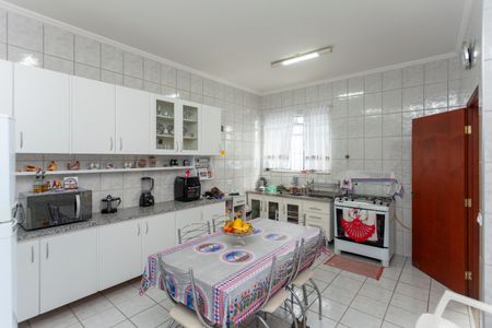 Casa à venda com 303m², 3 quartos e 3 vagasCozinha