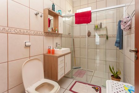 Casa à venda com 303m², 3 quartos e 3 vagasBanheiro 2