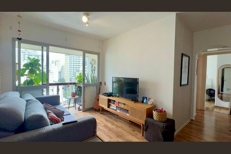 Sala de TV de apartamento à venda com 2 quartos, 61m² em Pinheiros, São Paulo