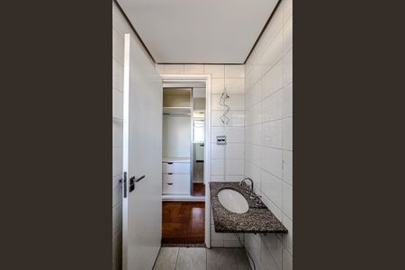 Apartamento à venda com 83m², 3 quartos e 2 vagas Apartamento à venda com 83m², 3 quartos e 2 vagasBanheiro da Suíte