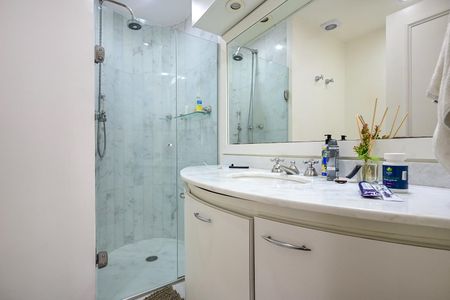 Apartamento à venda com 227m², 4 quartos e 4 vagasBanheiro