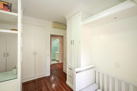 Apartamento à venda com 227m², 4 quartos e 4 vagasQuarto 1