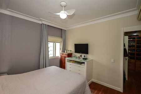 Apartamento à venda com 227m², 4 quartos e 4 vagasSuíte 2