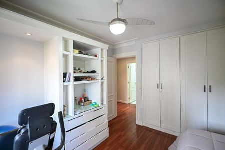 Apartamento à venda com 227m², 4 quartos e 4 vagasQuarto 2