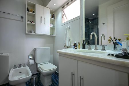 Apartamento à venda com 227m², 4 quartos e 4 vagasBanheiro Suíte 1