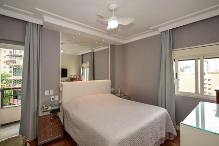 Apartamento à venda com 227m², 4 quartos e 4 vagasSuíte 2