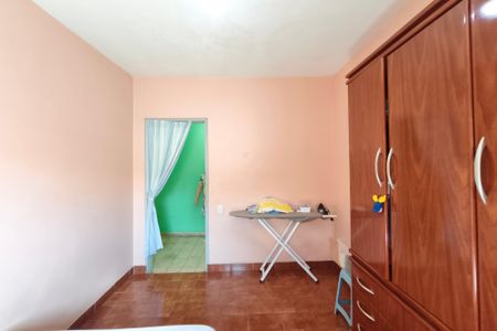 Casa à venda com 200m², 2 quartos e 4 vagasCasa 2- Quarto