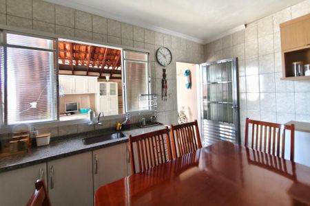 Cozinha de casa à venda com 2 quartos, 200m² em Jardim Rossin, Campinas