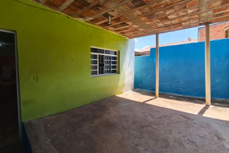 Casa à venda com 200m², 2 quartos e 4 vagasQuintal - Casa 2