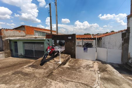 Casa à venda com 200m², 2 quartos e 4 vagasFachada