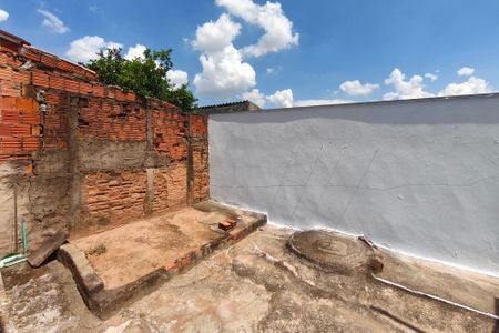 Casa à venda com 200m², 2 quartos e 4 vagasQuintal