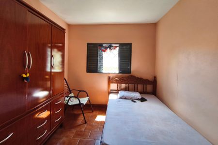 Casa à venda com 200m², 2 quartos e 4 vagasCasa 2- Quarto