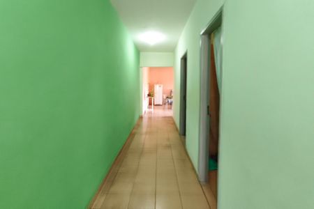 Casa à venda com 200m², 2 quartos e 4 vagasCasa 2- Corredor Quartos