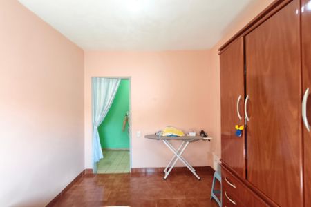 Casa à venda com 200m², 2 quartos e 4 vagasCasa 2- Quarto