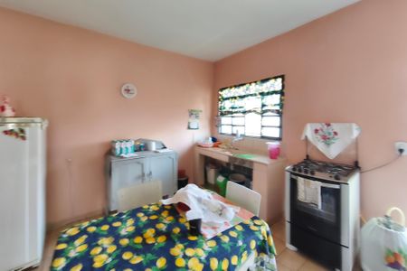 Casa à venda com 200m², 2 quartos e 4 vagasCasa 2- Cozinha