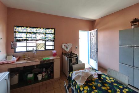 Casa à venda com 200m², 2 quartos e 4 vagasCasa 2- Cozinha