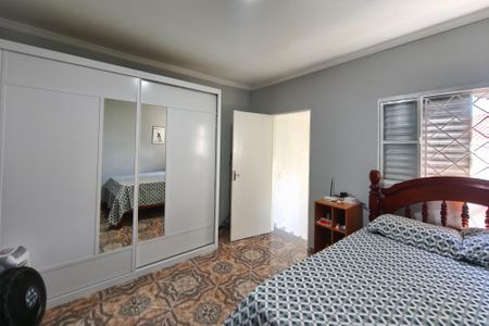 Casa à venda com 200m², 2 quartos e 4 vagasQuarto 2