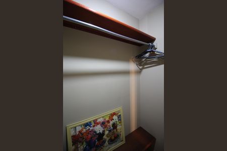 Apartamento à venda com 47m², 1 quarto e 1 vaga Apartamento à venda com 47m², 1 quarto e 1 vagaCloset da suíte