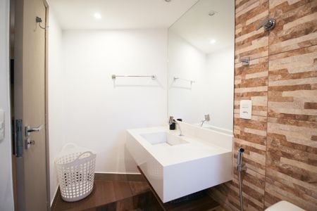 Apartamento à venda com 47m², 1 quarto e 1 vaga Apartamento à venda com 47m², 1 quarto e 1 vagaBanheiro da Suíte