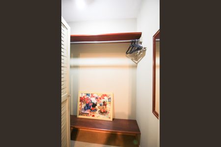 Apartamento à venda com 47m², 1 quarto e 1 vaga Apartamento à venda com 47m², 1 quarto e 1 vagaCloset da suíte