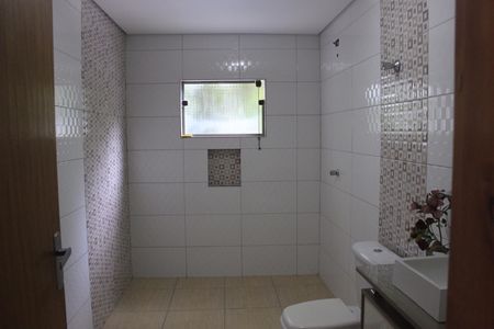 Casa à venda com 215m², 4 quartos e 3 vagasBanheiro social 1