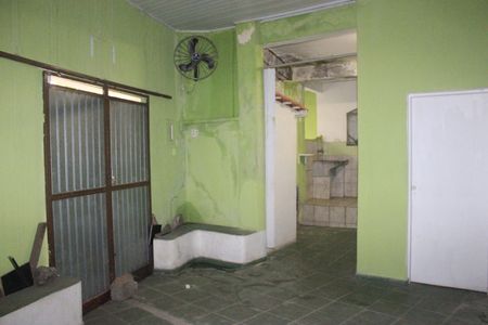 Casa à venda com 215m², 4 quartos e 3 vagasSalão