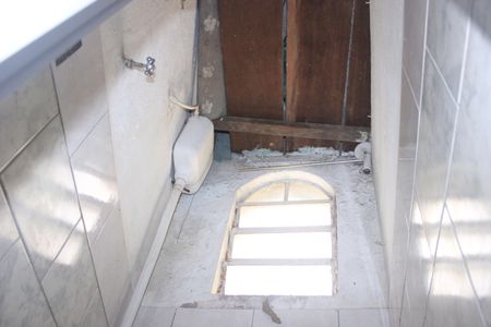 Casa à venda com 215m², 4 quartos e 3 vagasBanheiro 2