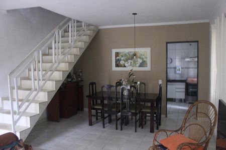 Sala  de casa à venda com 4 quartos, 215m² em Jardim Rosa de Franca, Guarulhos