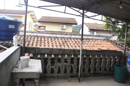 Casa à venda com 215m², 4 quartos e 3 vagasVaranda e lavanderia 1