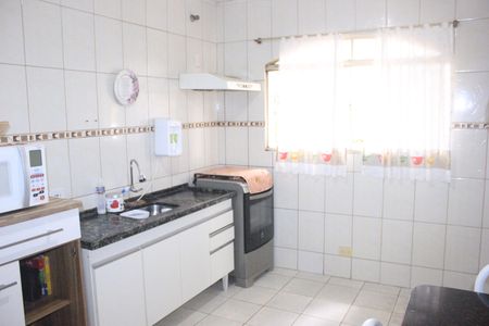 Casa à venda com 215m², 4 quartos e 3 vagasCozinha 2