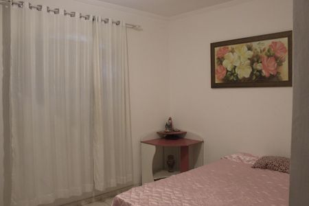 Casa à venda com 215m², 4 quartos e 3 vagasQuarto 3