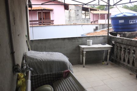 Casa à venda com 215m², 4 quartos e 3 vagasVaranda e lavanderia 1