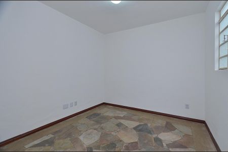 Quarto 2 de casa para alugar com 2 quartos, 90m² em São Pedro, Belo Horizonte