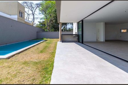 Casa de condomínio à venda com 500m², 4 quartos e 4 vagas Casa de condomínio à venda com 500m², 4 quartos e 4 vagasFoto 05