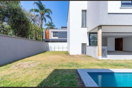 Casa de condomínio à venda com 500m², 4 quartos e 4 vagas Casa de condomínio à venda com 500m², 4 quartos e 4 vagasFoto 02