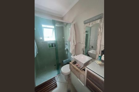 Casa à venda com 250m², 3 quartos e 3 vagasBanheiro