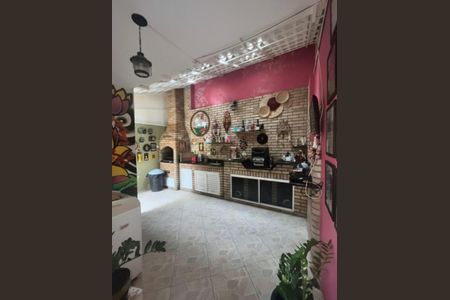 Casa à venda com 250m², 3 quartos e 3 vagasÁrea externa