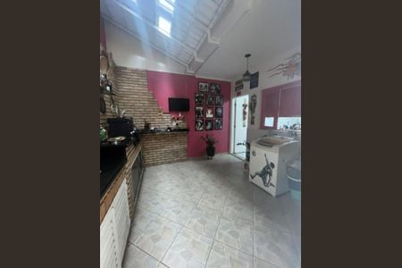 Casa à venda com 250m², 3 quartos e 3 vagasÁrea externa