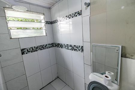 Banheiro de casa para alugar com 1 quarto, 60m² em Cidade Intercap, Taboão da Serra