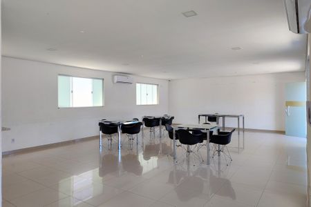 Apartamento para alugar com 45m², 2 quartos e 1 vaga Apartamento para alugar com 45m², 2 quartos e 1 vagaÁrea comum - Salão de festas