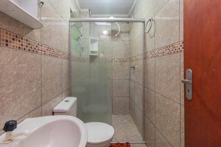 Banheiro de apartamento para alugar com 1 quarto, 37m² em Vila Nova, Porto Alegre