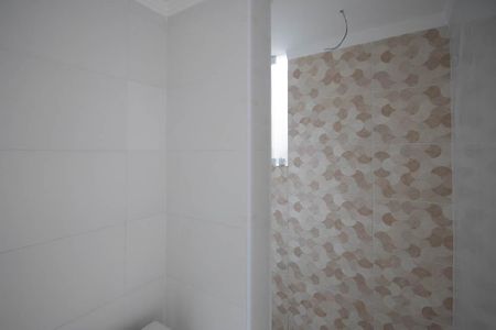 Banheiro de apartamento à venda com 1 quarto, 31m² em Vila Mazzei, São Paulo