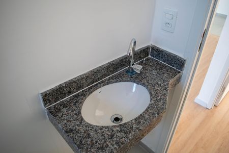 Apartamento à venda com 53m², 2 quartos e 1 vaga Apartamento à venda com 53m², 2 quartos e 1 vagaBanheiro