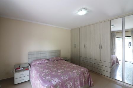 Casa à venda com 230m², 3 quartos e 2 vagasQuarto 1 - Suíte