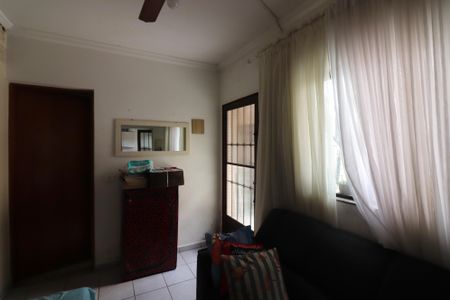 Casa à venda com 230m², 3 quartos e 2 vagasSala Edícula 